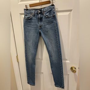 Levi’s 501 Skinny Jeans - medium wash. Size 25